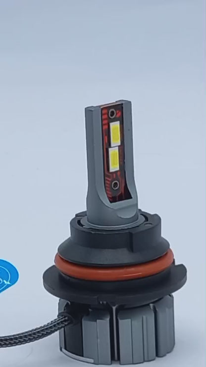 FOCO LED 9004 CONECTOR EN CUERPO 12-24V